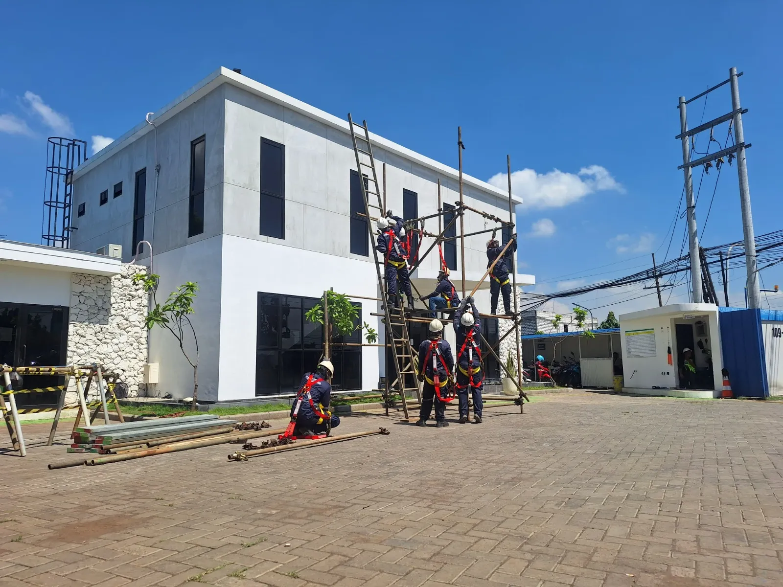 Background Pelatihan